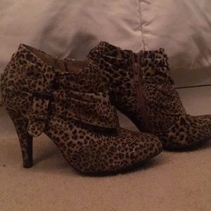 Leopard shoes